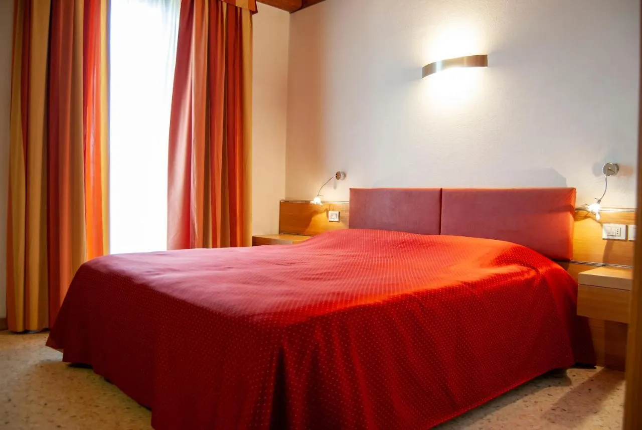 Agriturismo Antico Splendore Villa Pullir 0*,